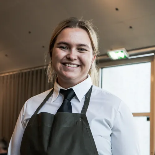 Tjener Serverer Mad