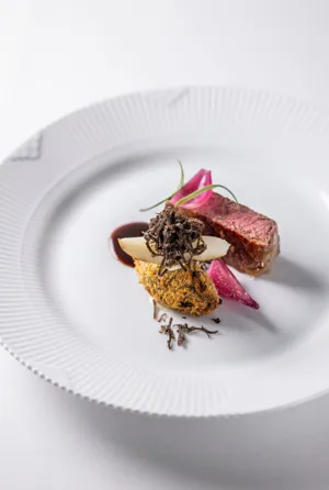 Steak Med Syltede Rødløg Og Trøffel