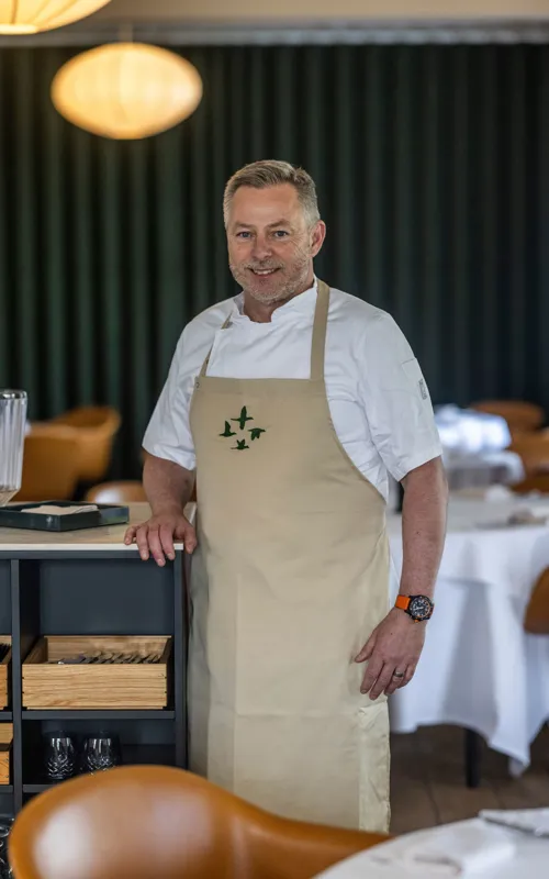 Thomas Pasfall Portræt I Restaurant Havlit
