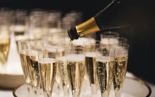 Champagne I Glas