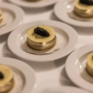 Desserter Med Hvid Chokolade Og Kaviar