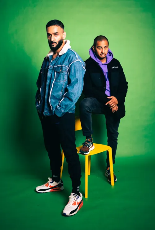 Outlandish Grøn Baggrund 2500X4000