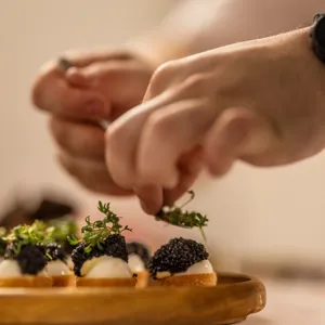 Krustader Med Kaviar Og Karse